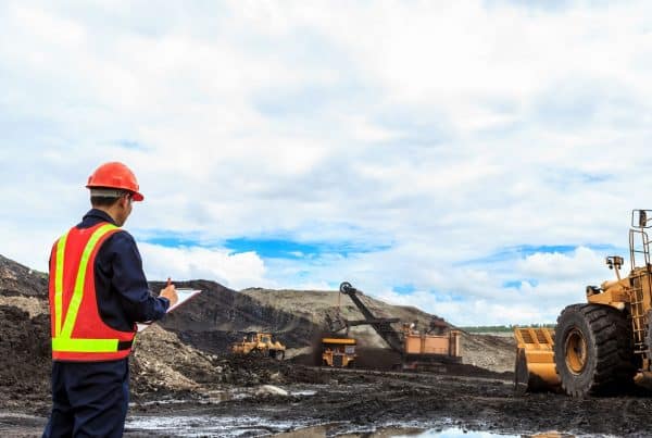En este artículo conoceremos la importancia de la seguridad industrial y prevención de riesgos en los sectores productivos e industriales.